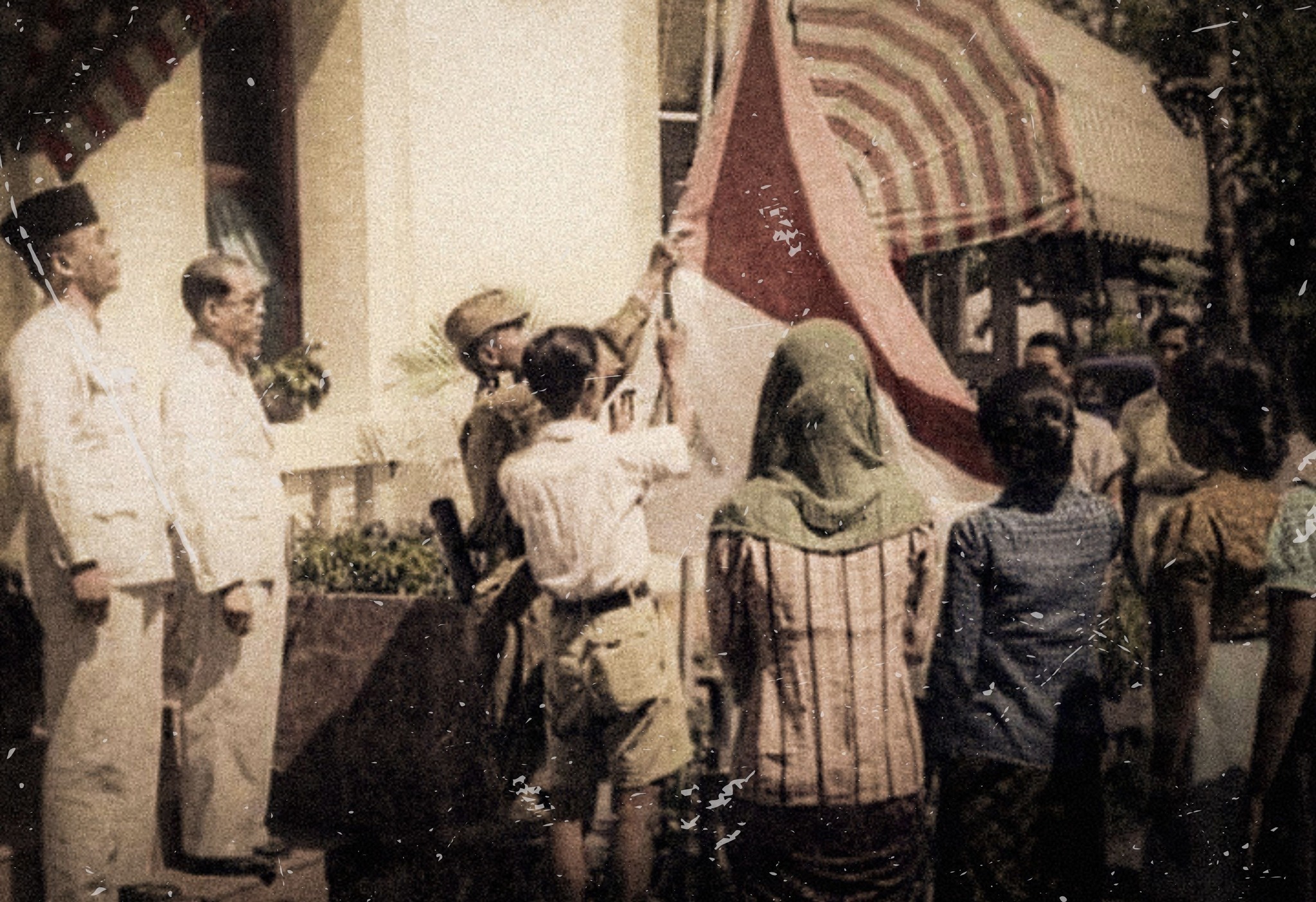 Afterwork - 🇮🇩 Flashback 1946: Soekarno & Hatta raising the flag with ...