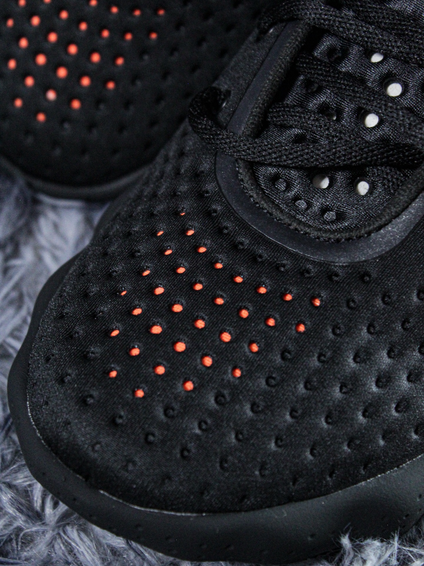 Nike mind 002 “Black Hyper Crimson” Size 7-13 are available For 