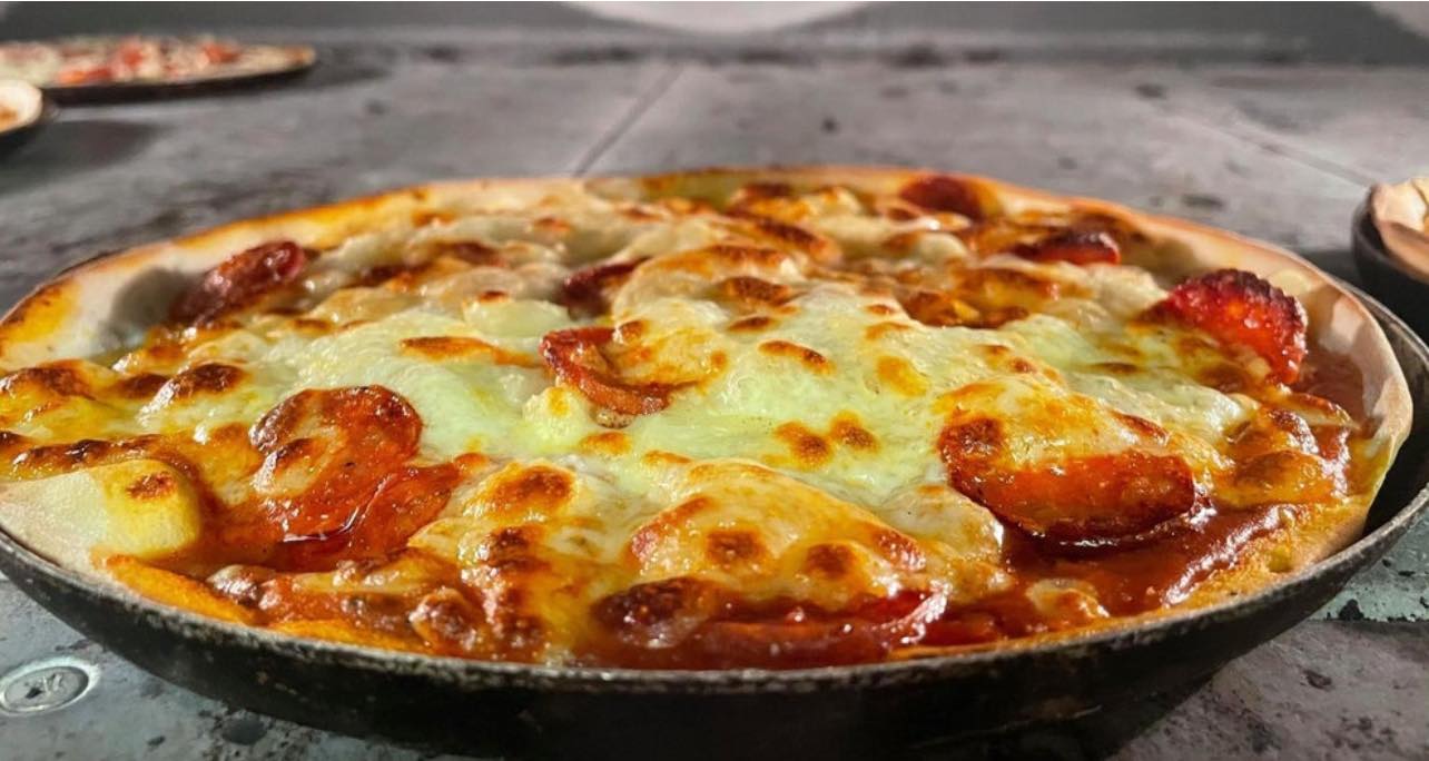 The ovens are on, the bolognese is... - Tonis Pizza Preston | Facebook