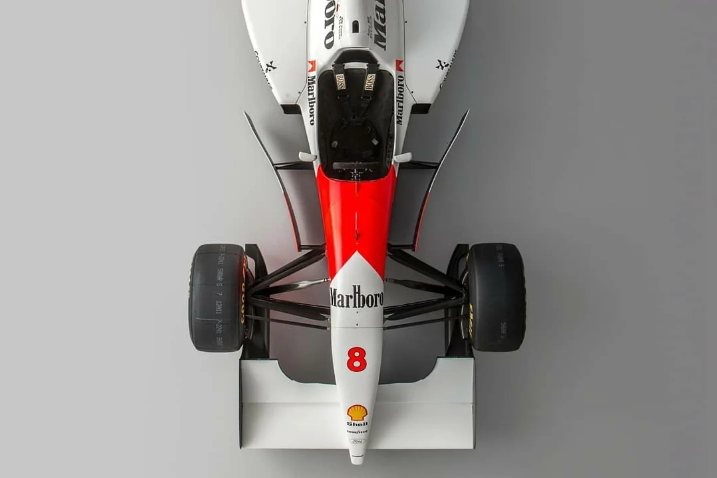 McLaren MP4/8 🇧🇷 Ayrton took 5 wins with this beauty in 1993