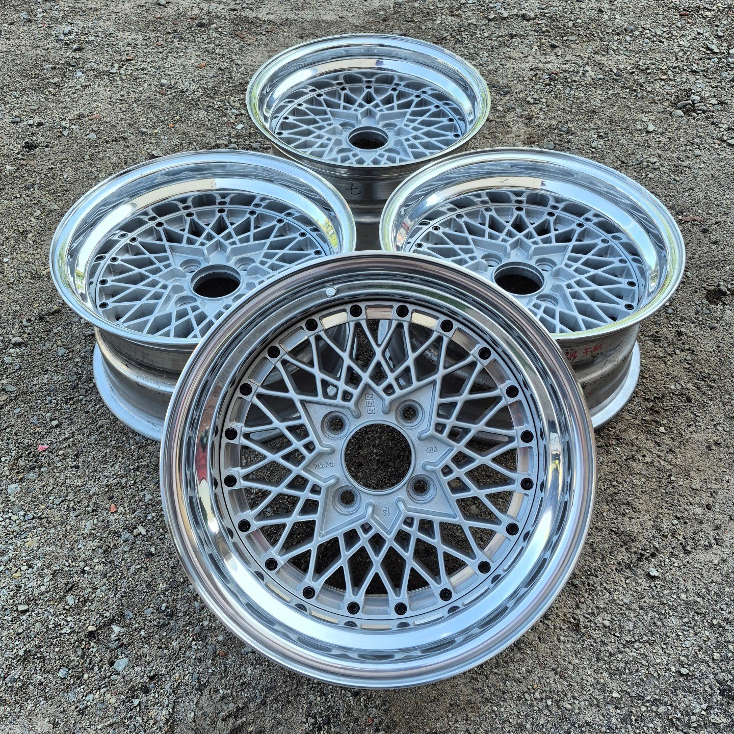 ?E X Q U I S I T E? SSR Formula Mesh 15 x 7.5J et -8 in pair 15 