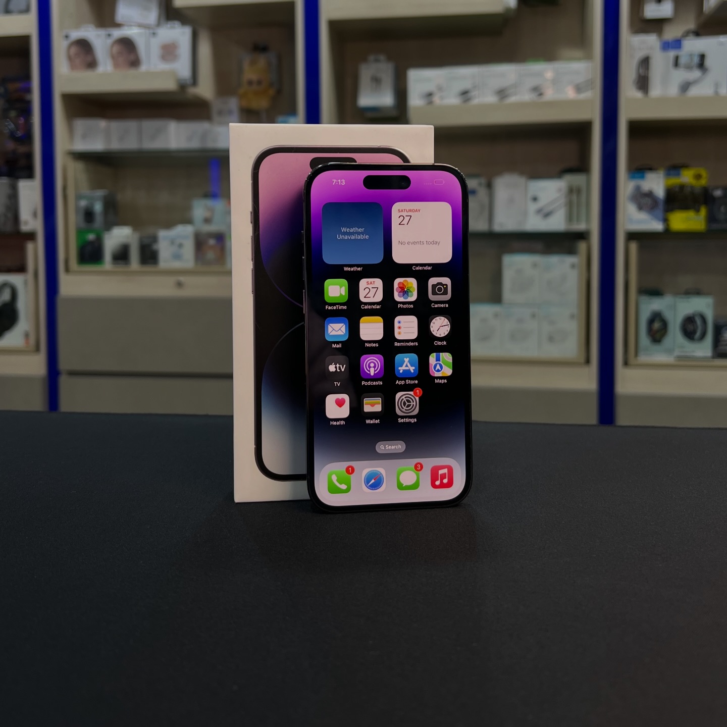 Used iPhone 14 Pro 256GB Purple: - 81% battery health - ⁠1 