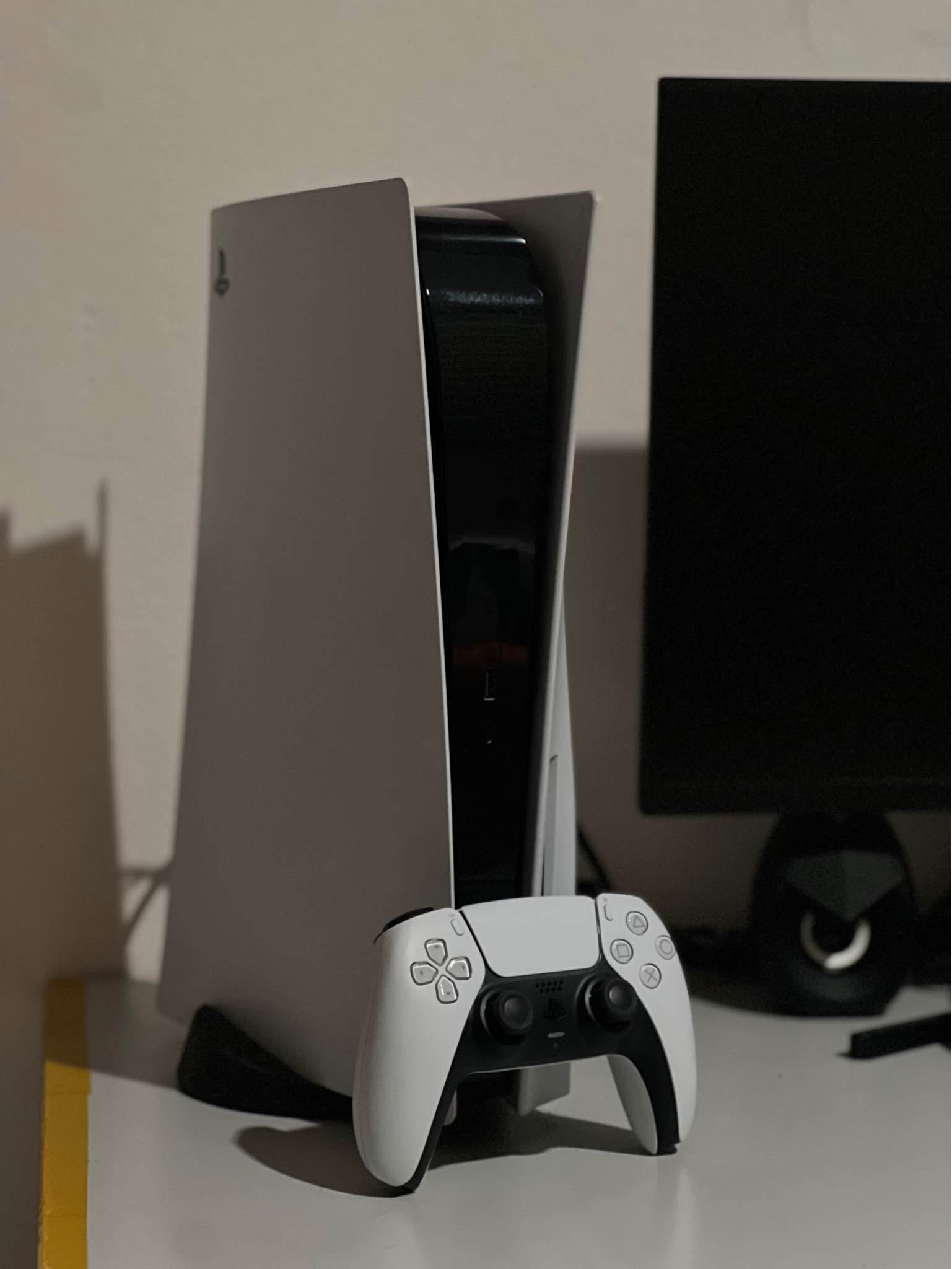 Model: CF1-1115A Complete w/ box 1x DualSense Controller *Given 