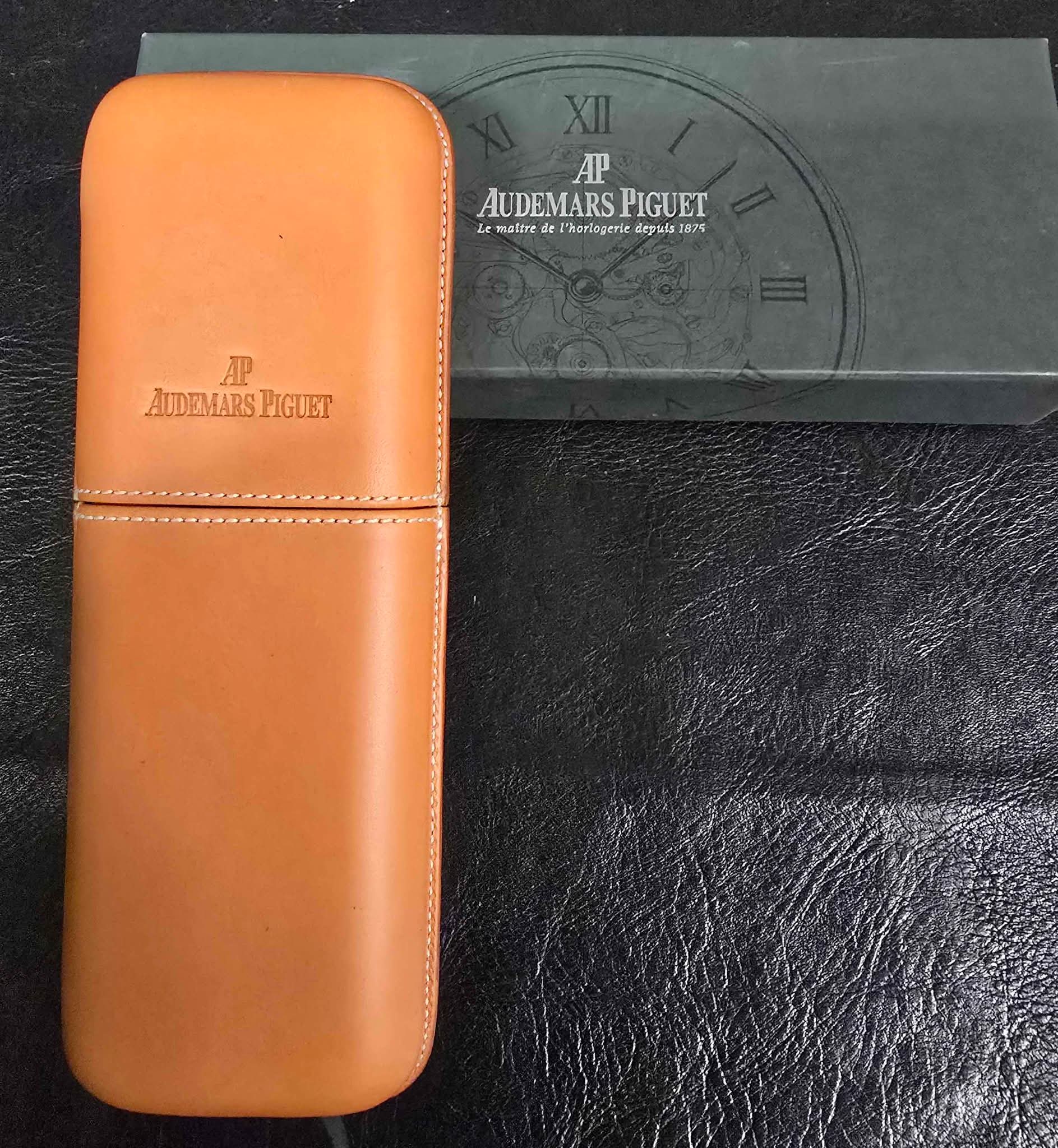 Porte-documents élégant Audemars Piguet - Vert, En Toile - Modèle EXA0102 (Occasion)