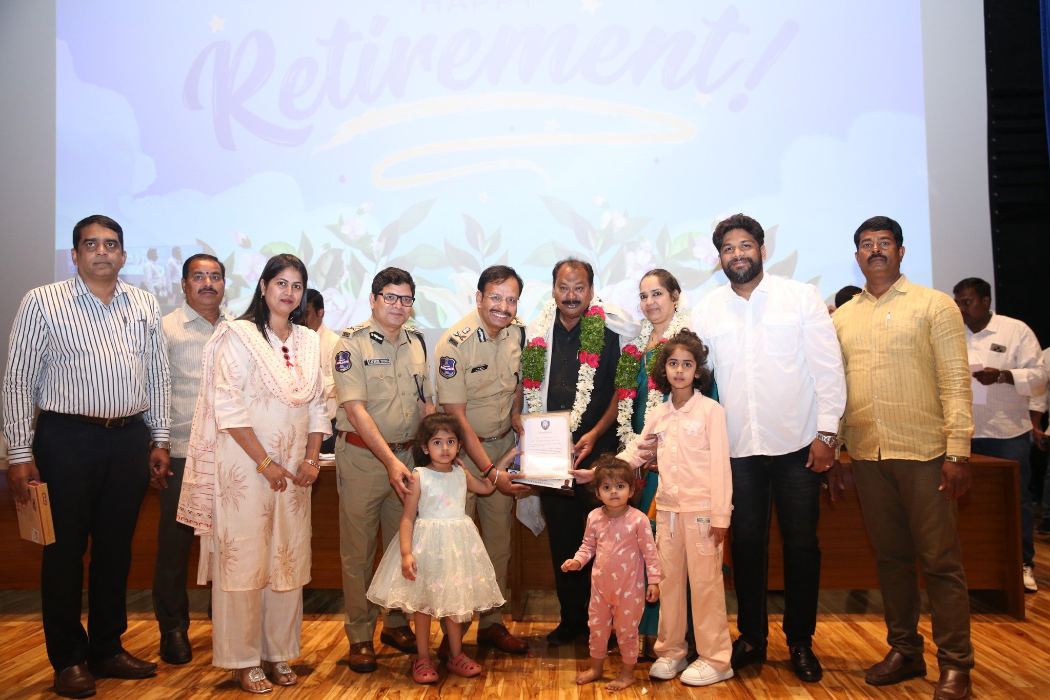𝐆𝐫𝐚𝐧𝐝 𝐅𝐚𝐫𝐞𝐰𝐞𝐥𝐥 𝐭𝐨 𝟏𝟖 𝐑𝐞𝐭𝐢𝐫𝐢𝐧𝐠... - Hyderabad City Police | Facebook