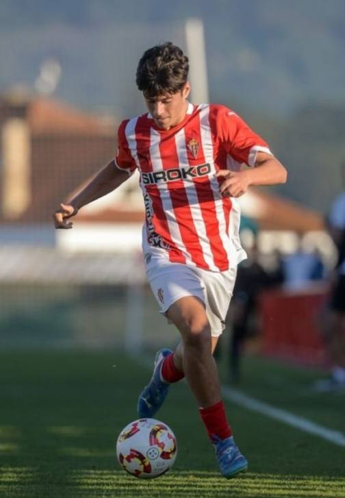 hoy-cumple-18-sentimiento-rojiblanco-only-sporting-facebook