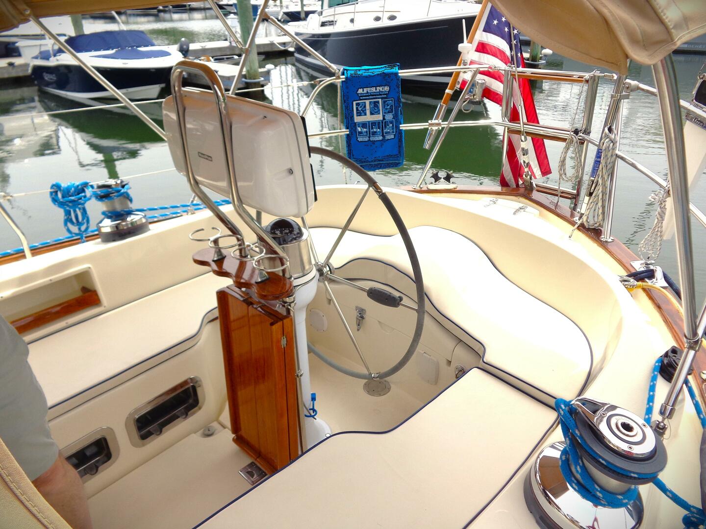 Seattle - 👉👉 Full Listing Details Here: https://www.seattleyachts.com ...