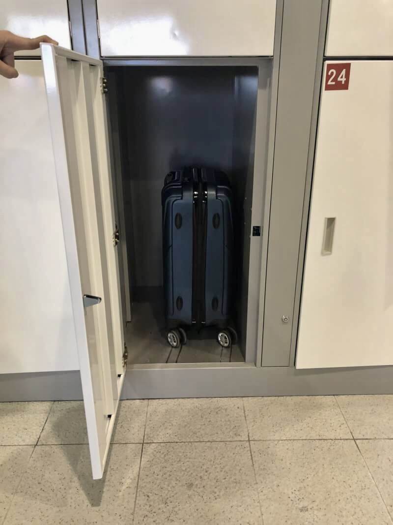 高鐵桃園站旅遊服務中心 若是桃園高鐵站的置物櫃滿了 可以放在a18捷運站的置物櫃噢 Facebook