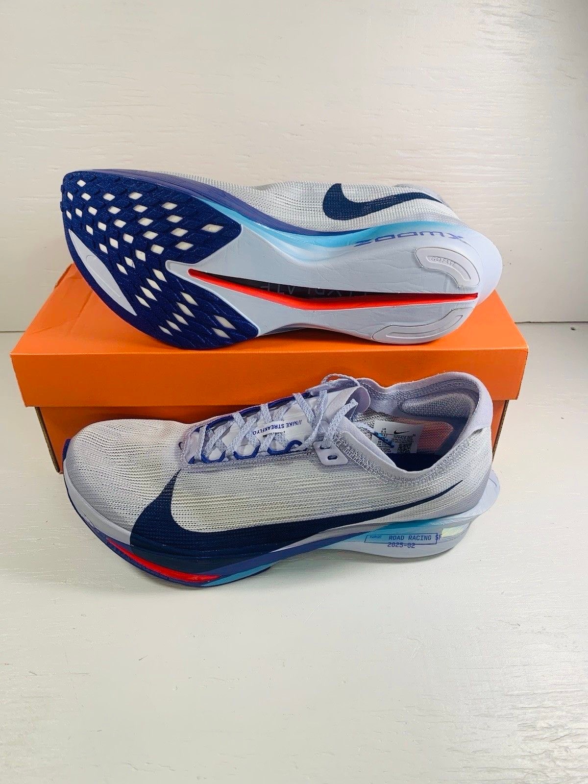 Brand New. Nike ZoomX DragonFly - Mango, Size: 44, UK9. 200 Euro