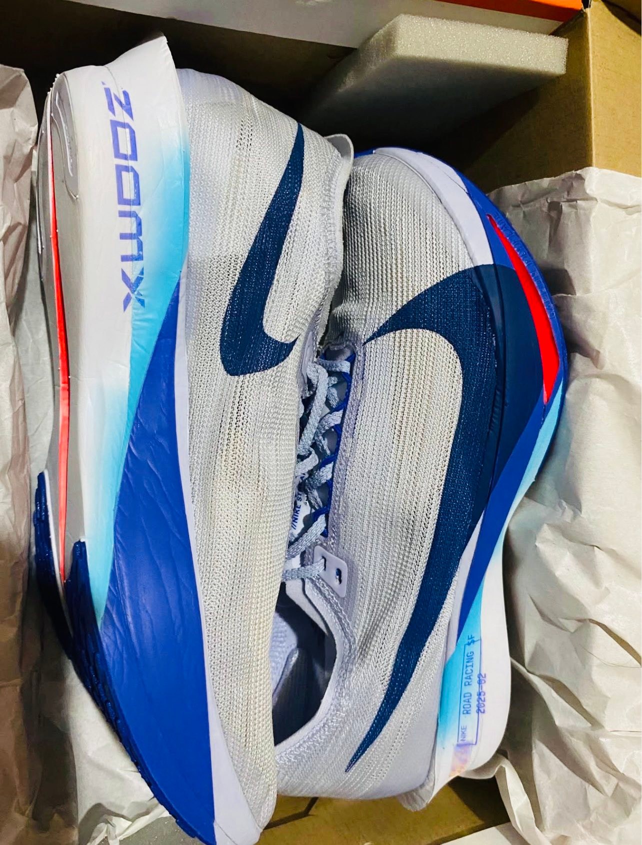 Brand New. Nike ZoomX DragonFly - Mango, Size: 44, UK9. 200 Euro