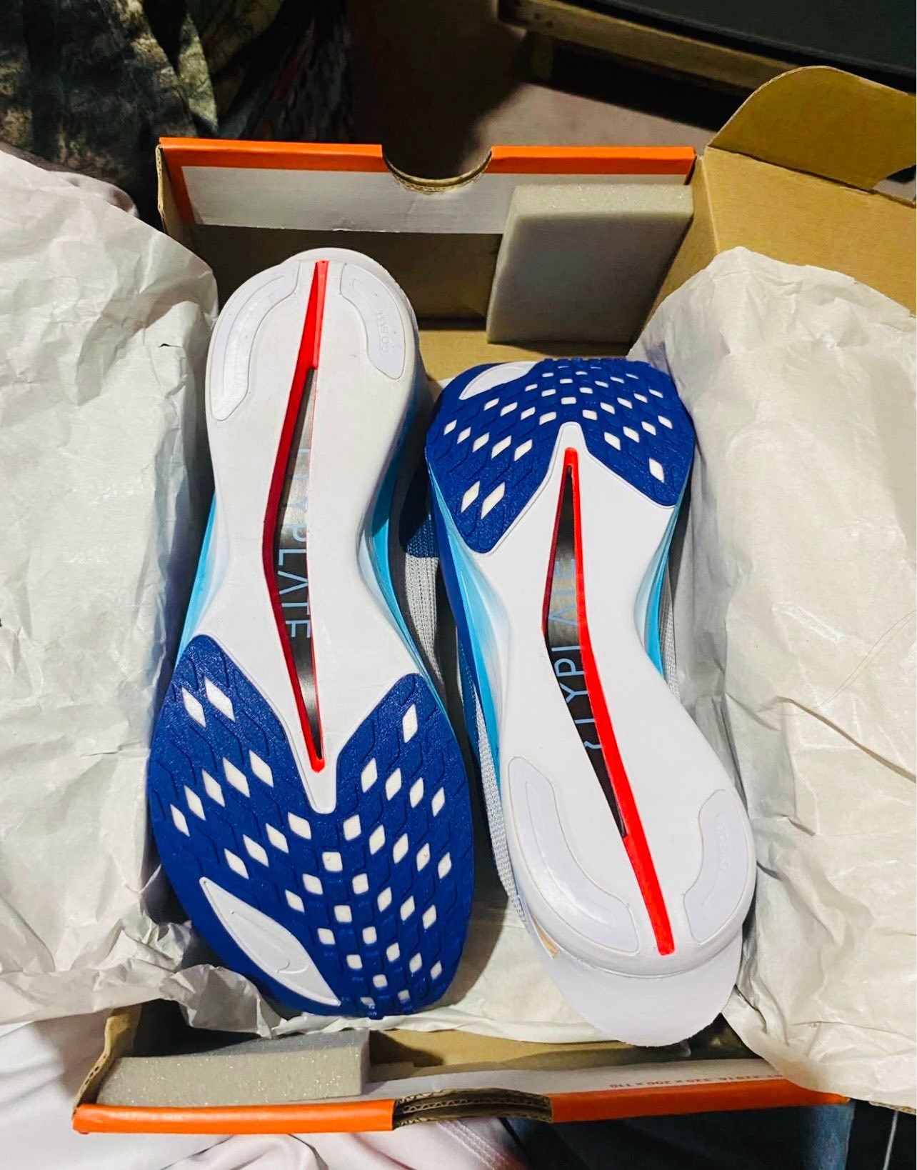 Brand New. Nike ZoomX DragonFly - Mango, Size: 44, UK9. 200 Euro