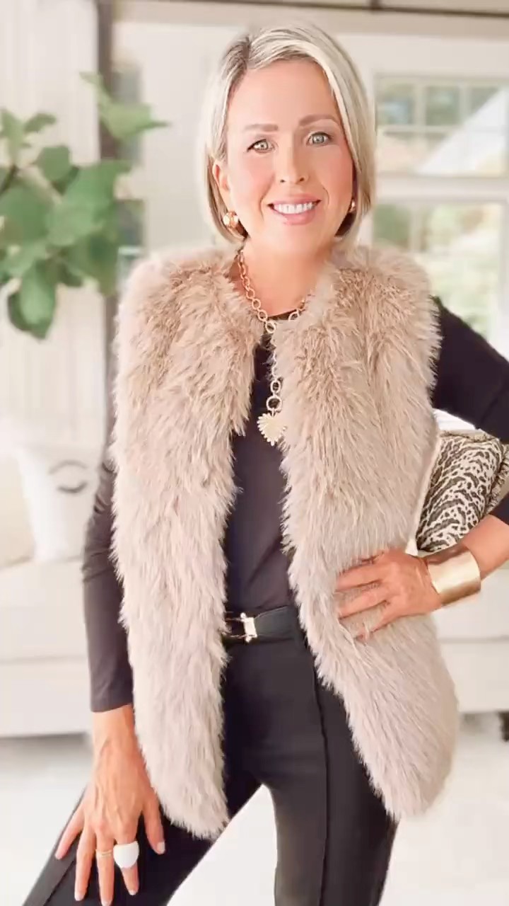 Dawnedonme - SHOP HERE ️ https://liketk.it/5qOnY This Kohl’s fur vest ...