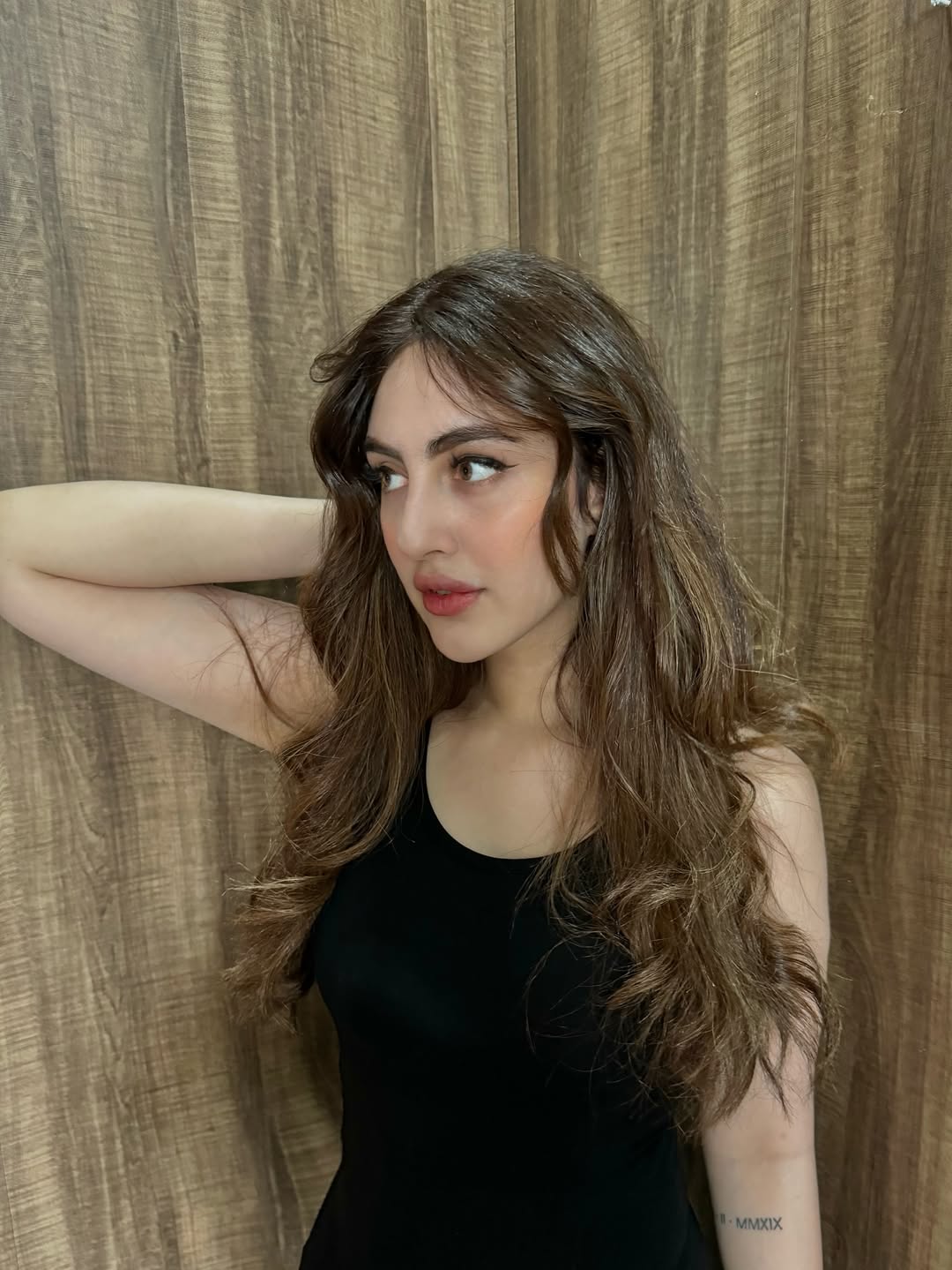 Samreen Kaur - Stuck in the vibe, couldn’t pick a song 🤔... | Facebook