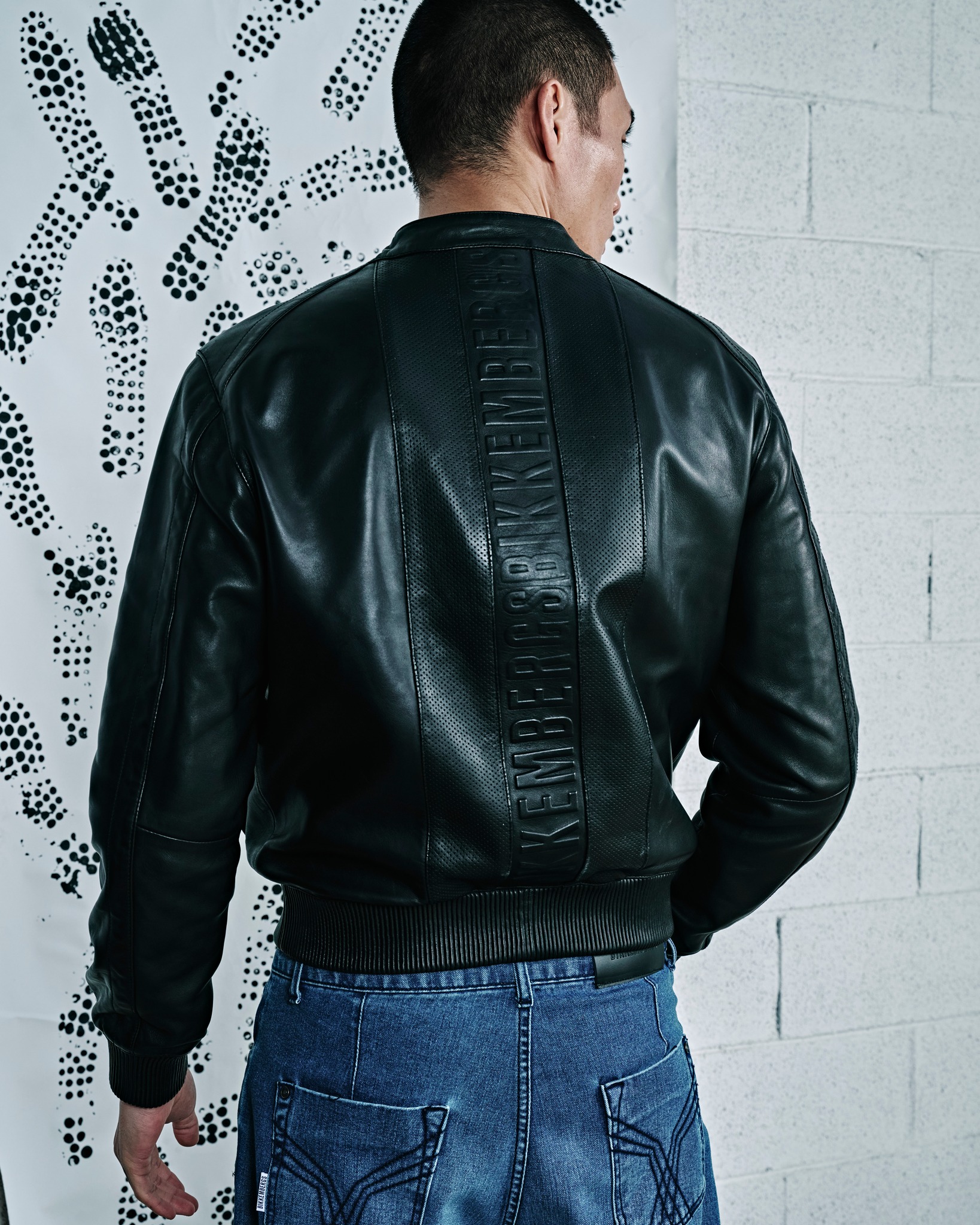 Foundation pieces seen from a definitive perspective. The leather 