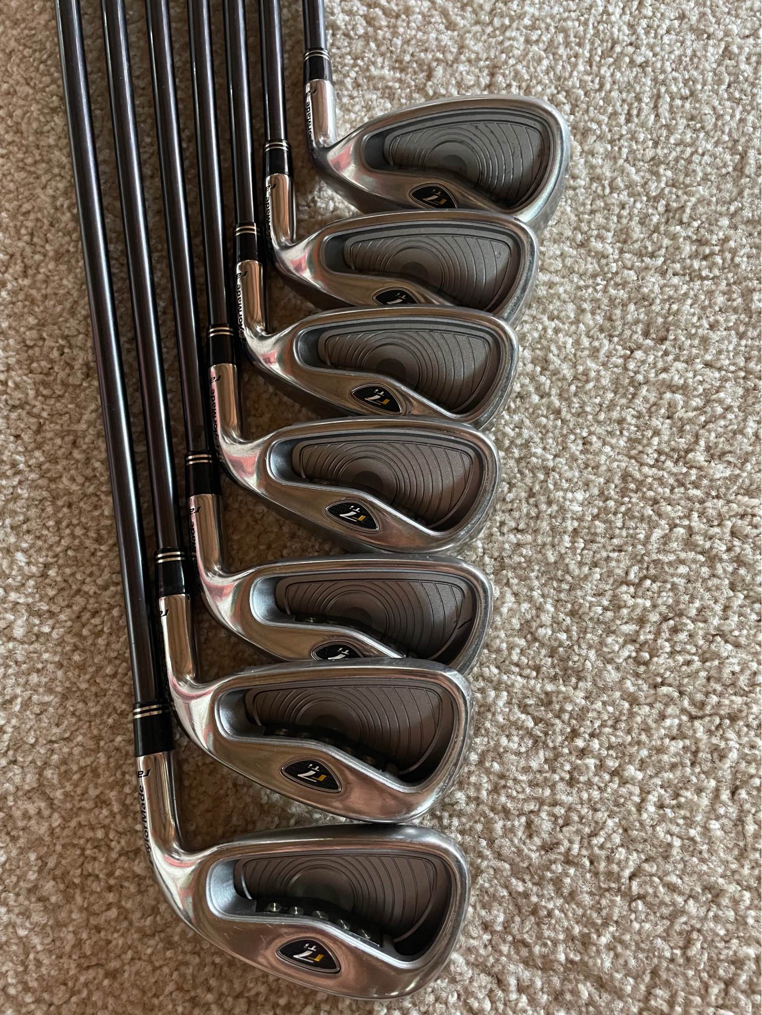 Set De Fers Taylormade Stealth Gaucher – 5-PW + SW, Shafts Ventus Rouge Regular, Reconditionné