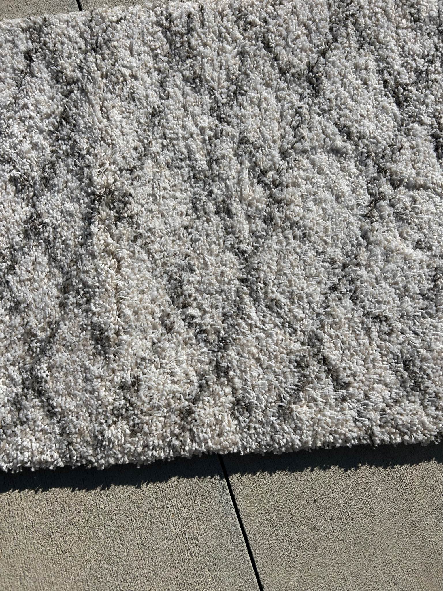 High quality, super plush serged edge rug and runner. Includes pad ...
