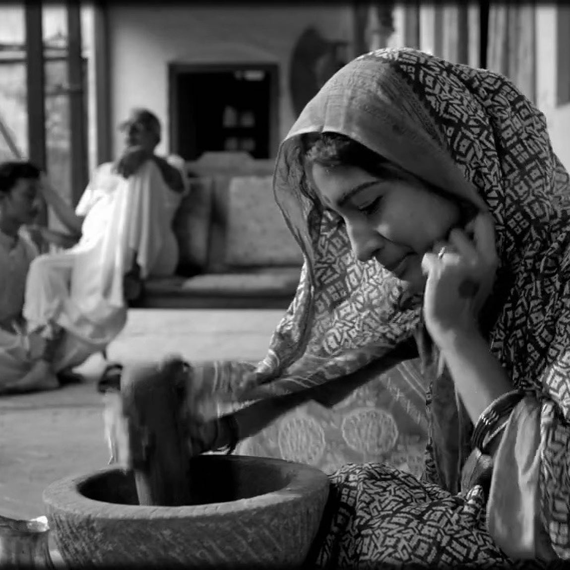 ‘Sharma ki bitiya jo byah kar aayi,... - Humans of Hindustan | Facebook