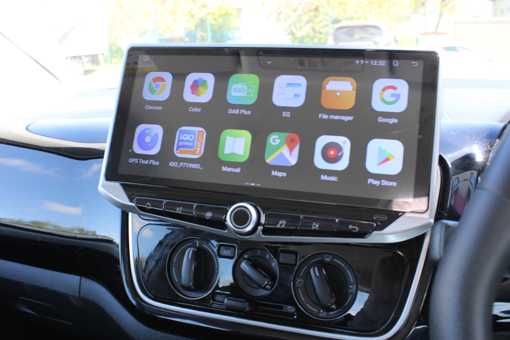 Does the VW Up MIB2 Entry radio have CP?