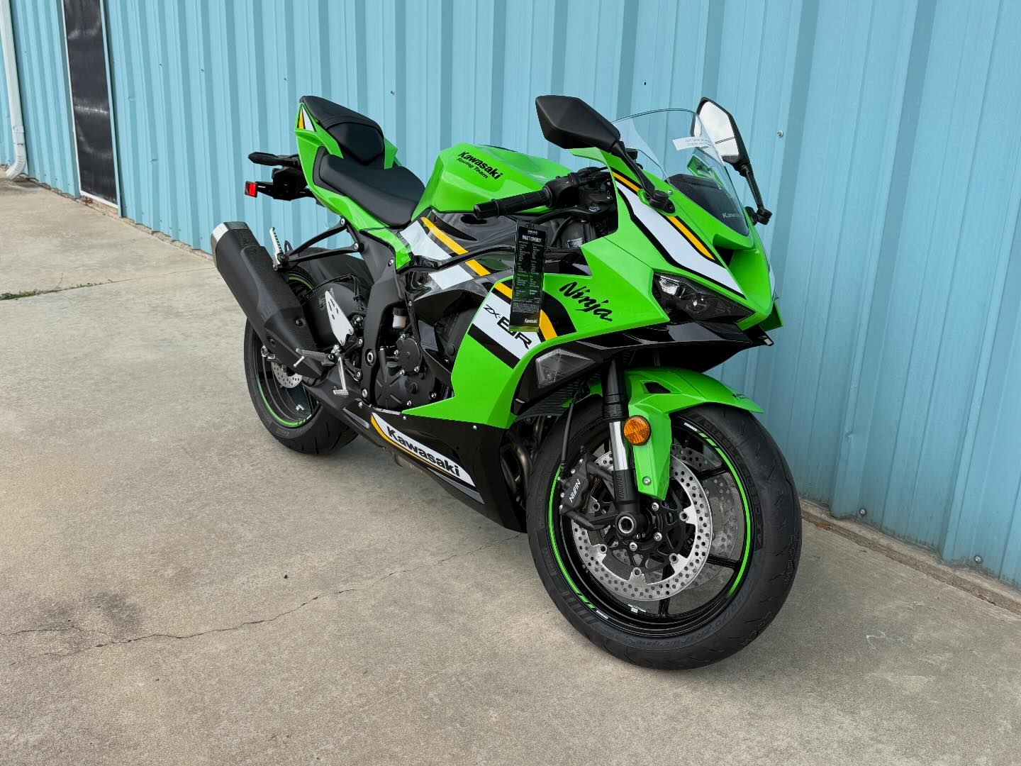 🏁 Only 2 left! 🏁 The 2025 Kawasaki Ninja ZX-6R KRT Edition is