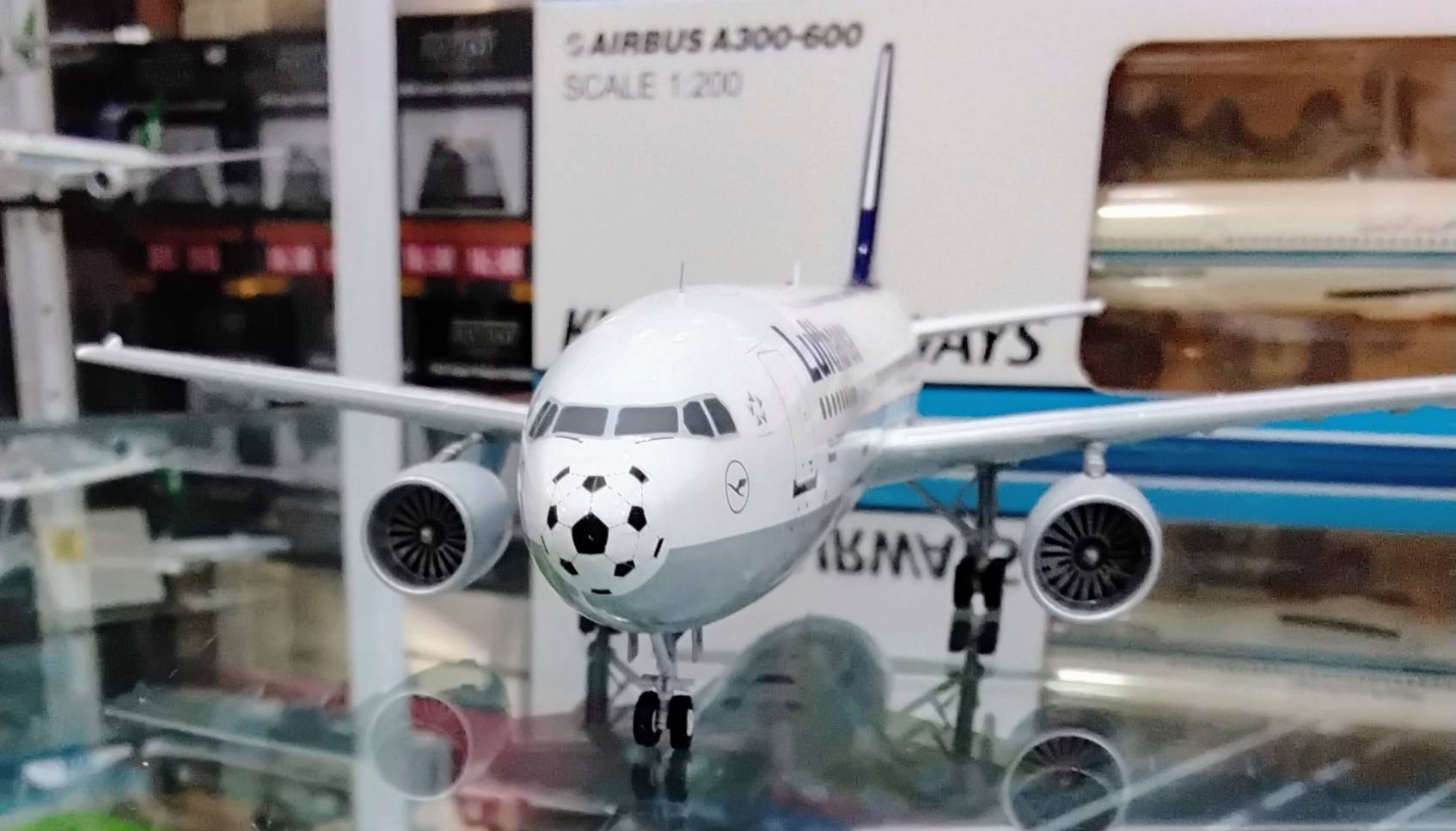 1/200 ✈️ JC Wings 1/200 漢沙航空A300-600 📌 D-AIAU｜⚽ 足球頭