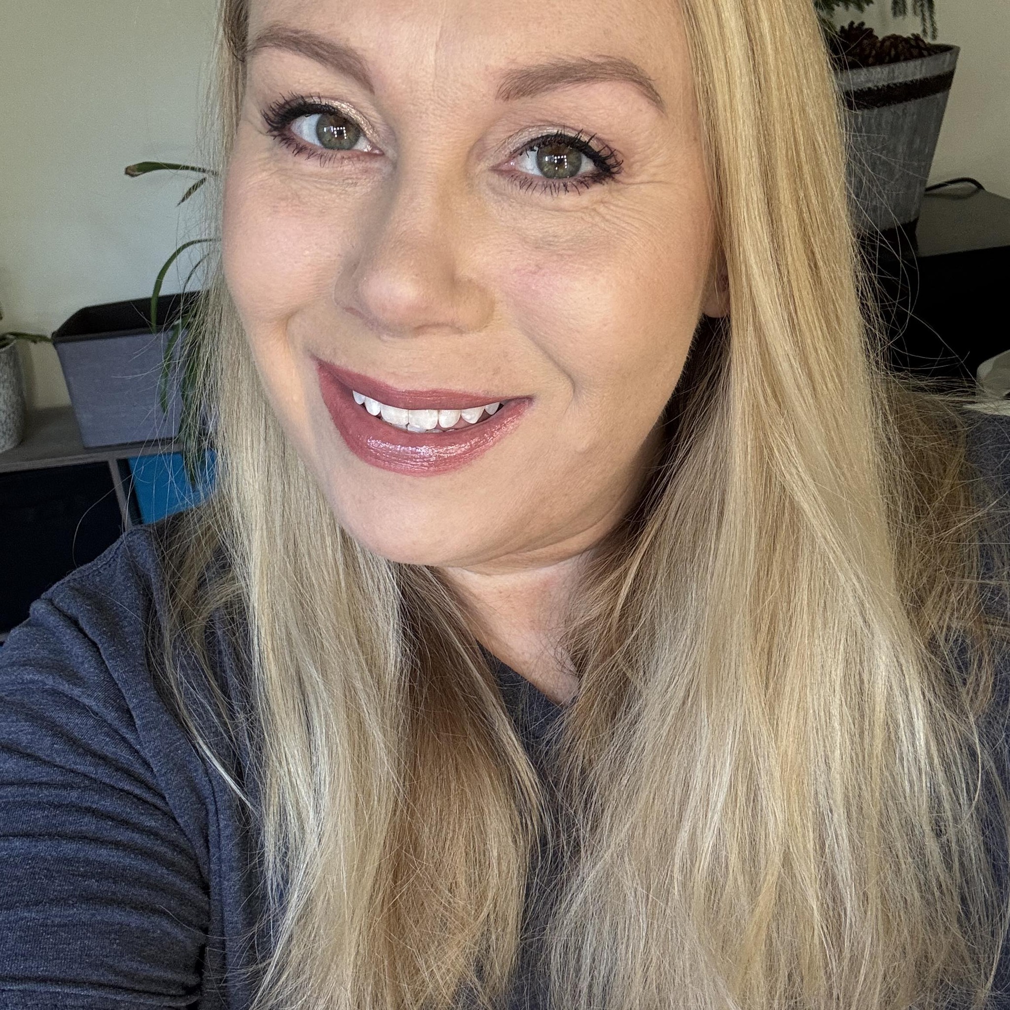 This is my kind of eye makeup: quick, easy and no complicated technique ...