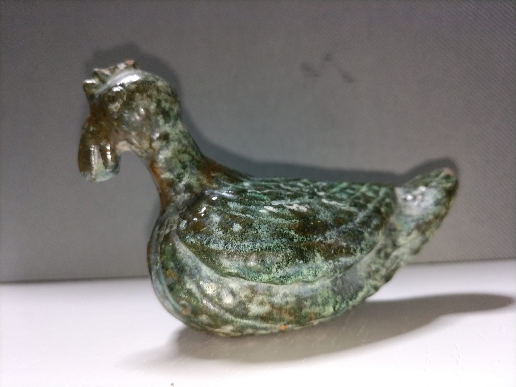 中国漢時代緑釉架空鳥鳳凰想われる。紀元前200年紀元200年400年あまり