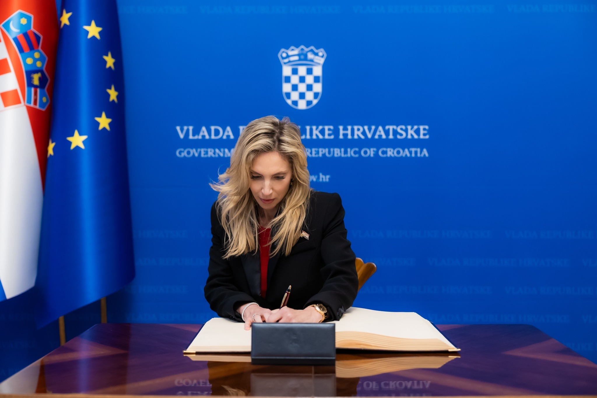 HDZ - Hrvatska... - HDZ - Hrvatska demokratska zajednica