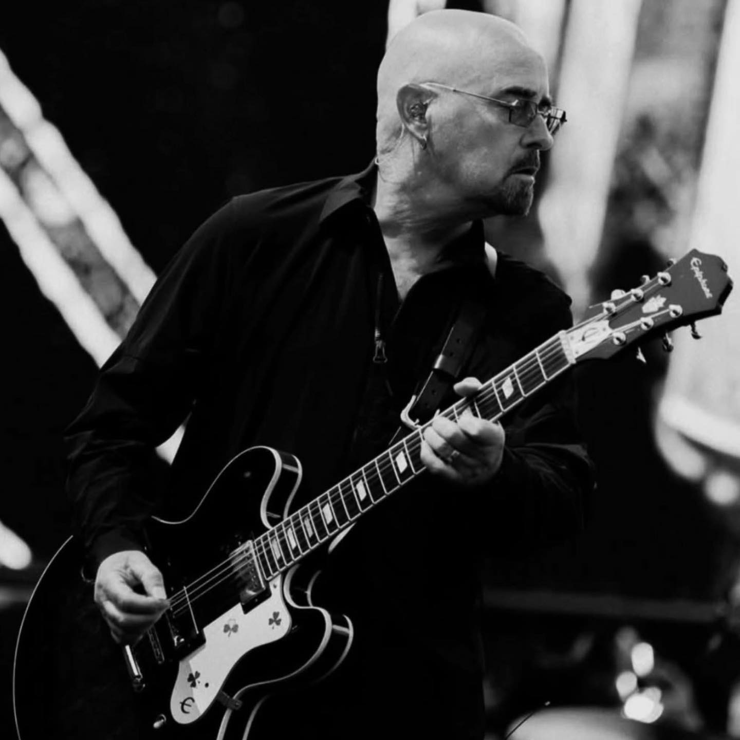 Did you know - Bonehead used the same Epiphone Riviera on every