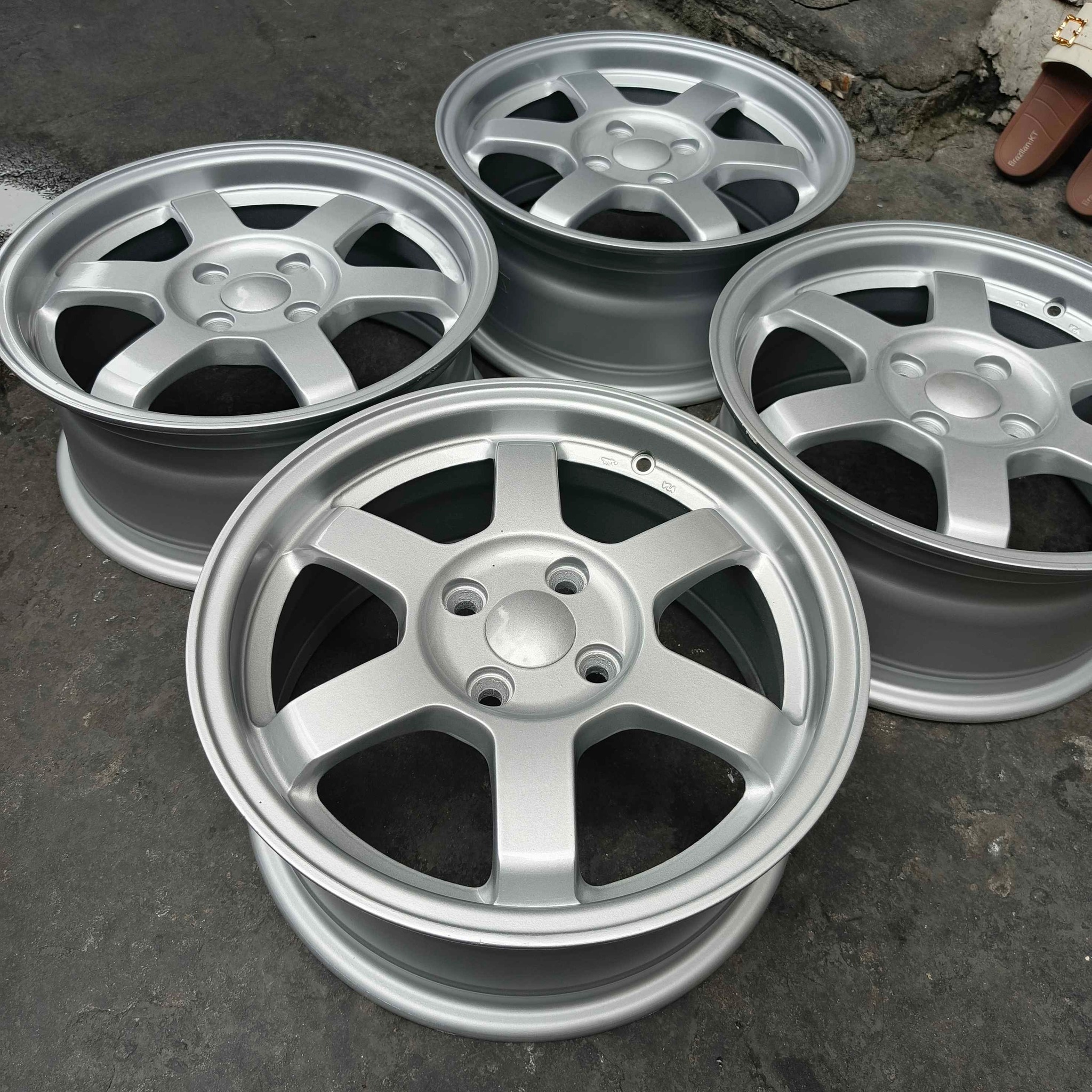 Original Rota Grid Size 15 Mags (4x100 PCD) - Car Wheels, Tires & Parts ...