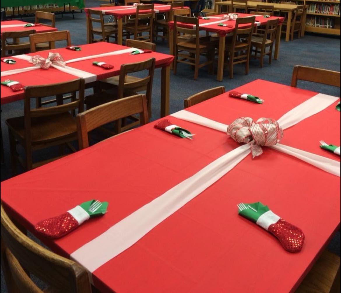 Gift Wrapped Table for Christmas -... - Simplistically Living | Facebook