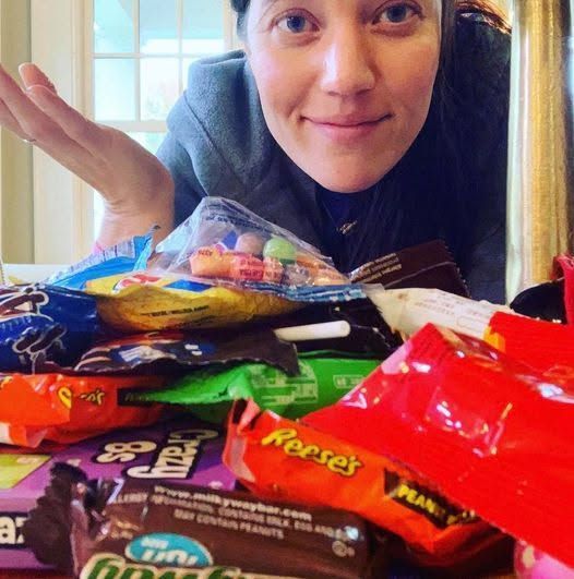 Keto - What to do with all the Halloween candy?!? Here are a few tips ...
