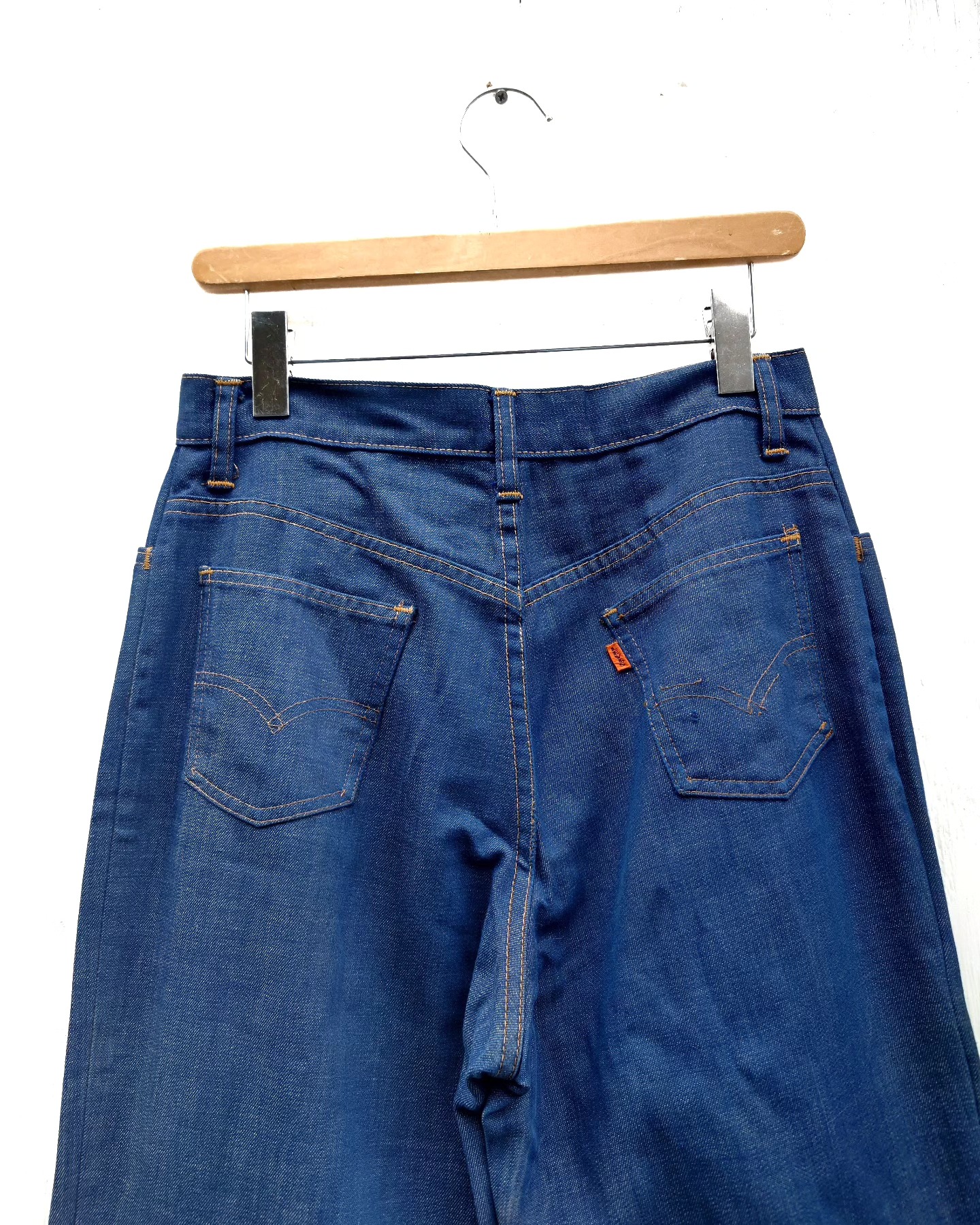 リーバイスのレディースライン、LEVI