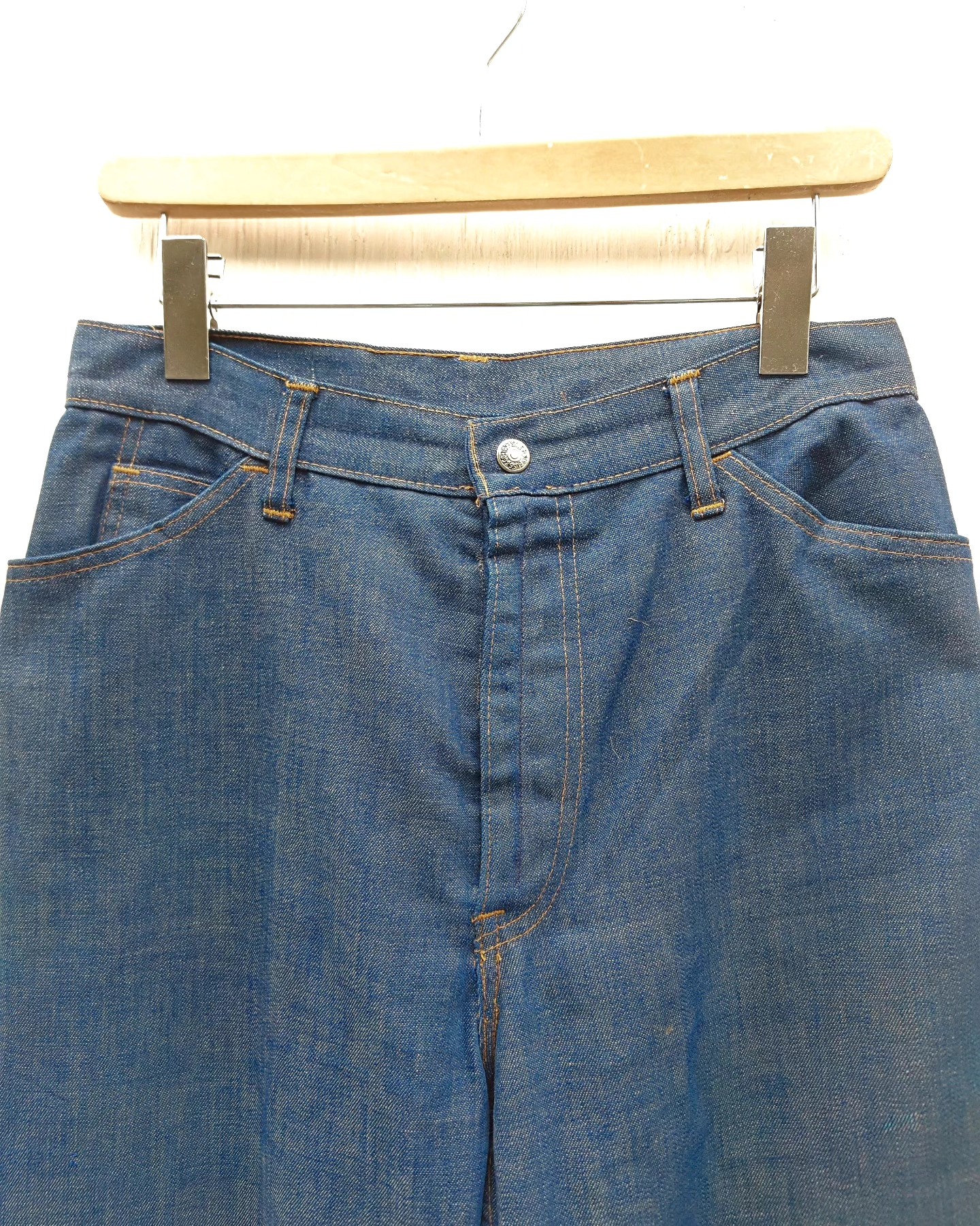 リーバイスのレディースライン、LEVI