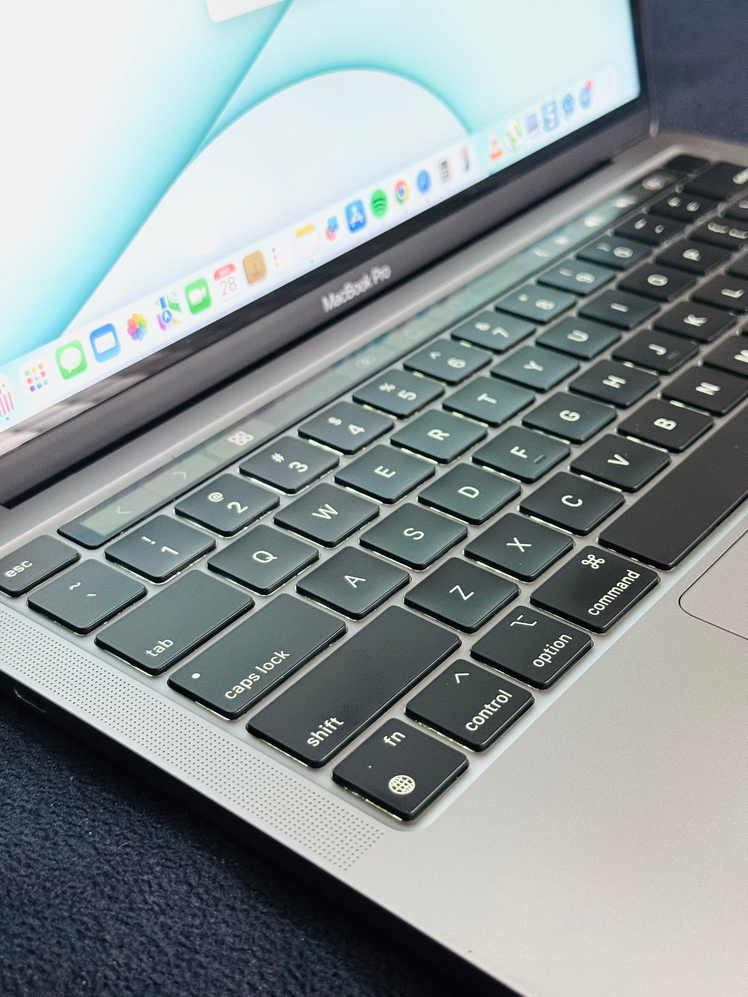 MACBOOK PRO TOUCH BAR 2020 PROCESSOR 2.3GHZ QUAD CORE INTEL CORE