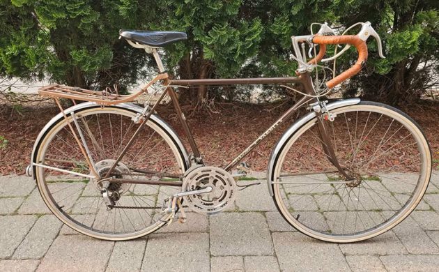 vintage schwinn varsity bicycle 1972 Mens Bicycle, Serial No# FH029095, Chicago Built Mens Bike 1960s Schwinn Varsity Road Bike