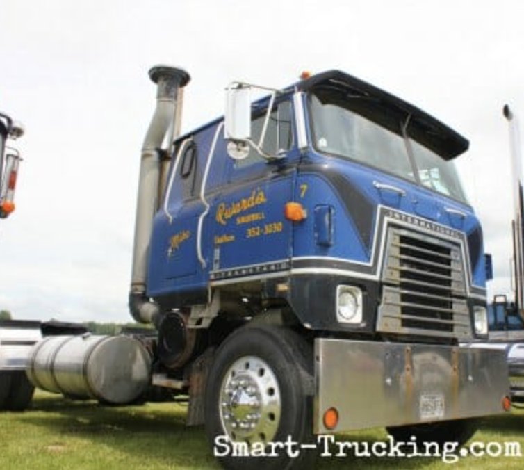 Smart - The Old Big Rigs + What It Was Like To Drive Them. Dave talks ...
