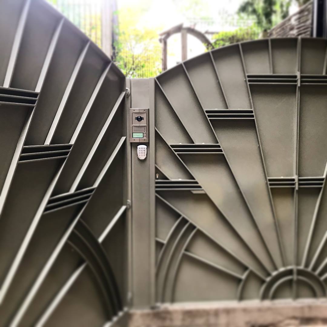 Secure inside | Brussels