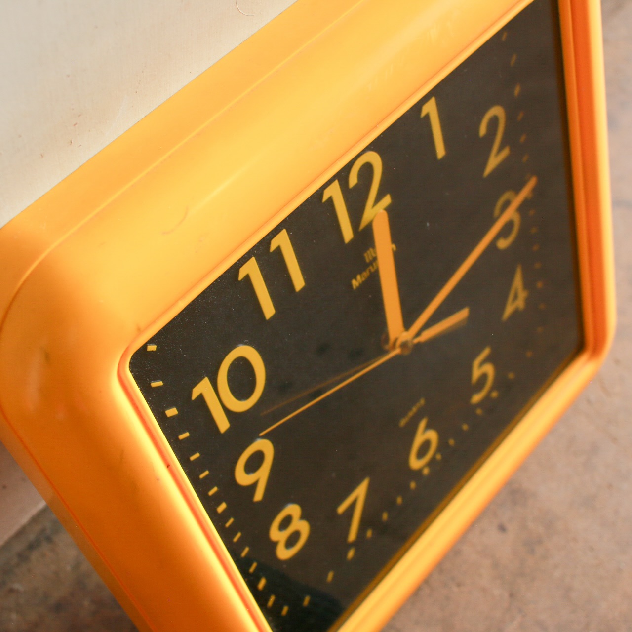 Maruman Retro Clock -SOLD- [ 在庫店舗：武蔵小山店 ] 鮮やかな黄色が