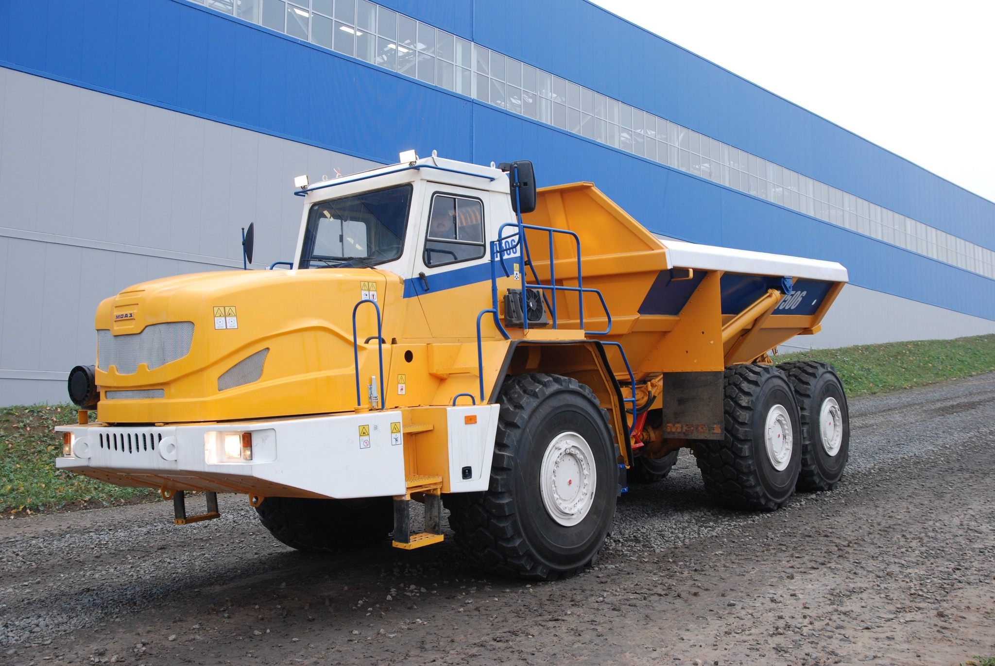 MoAZ-7506 Mining Dump Truck.. 😮