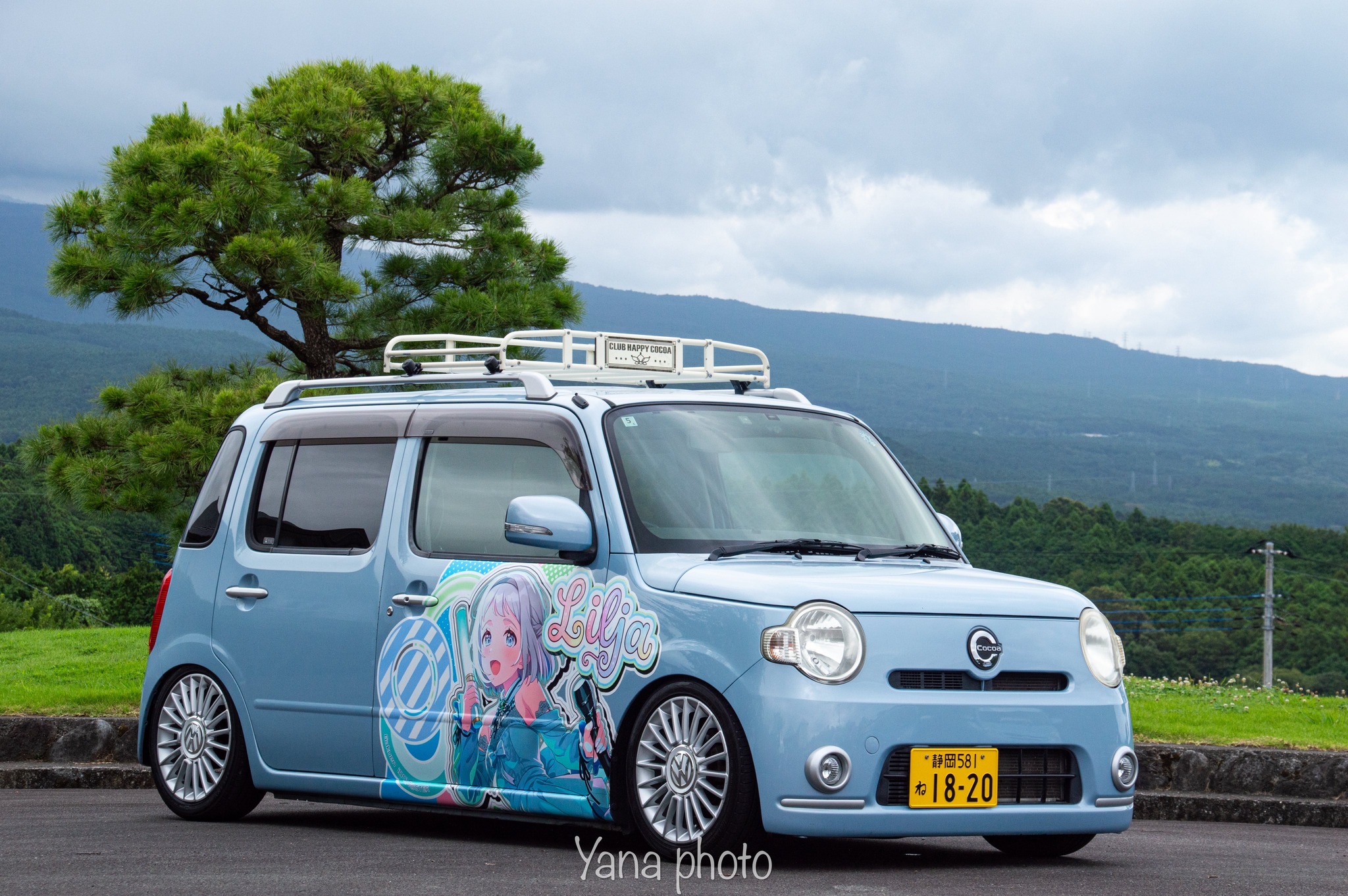 This Gakuen Idolmaster itasha dedicated to Katsuragi Lilja was