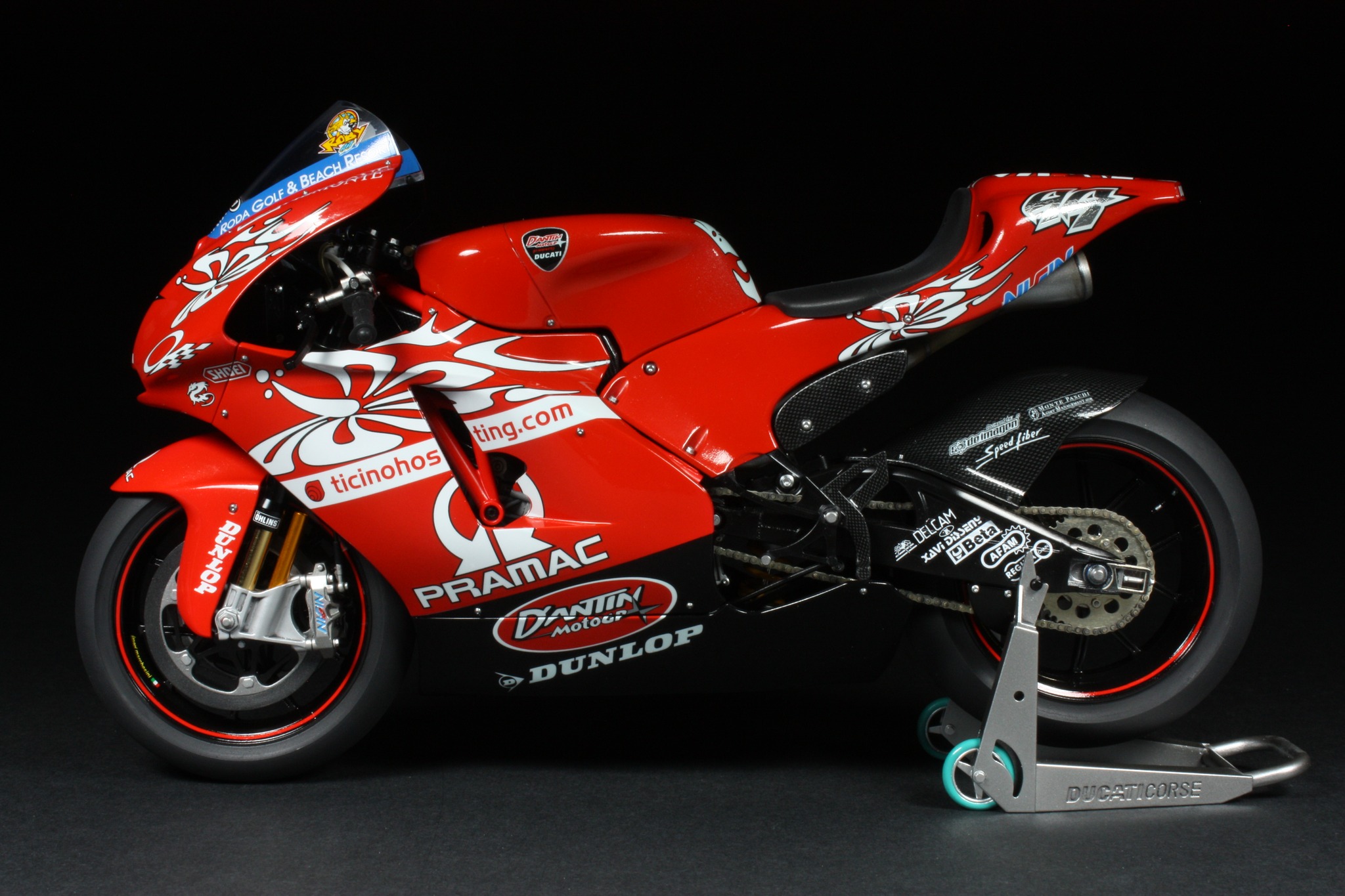 Tamiya 1:12 D'antin Pramac Ducati GP4 2005