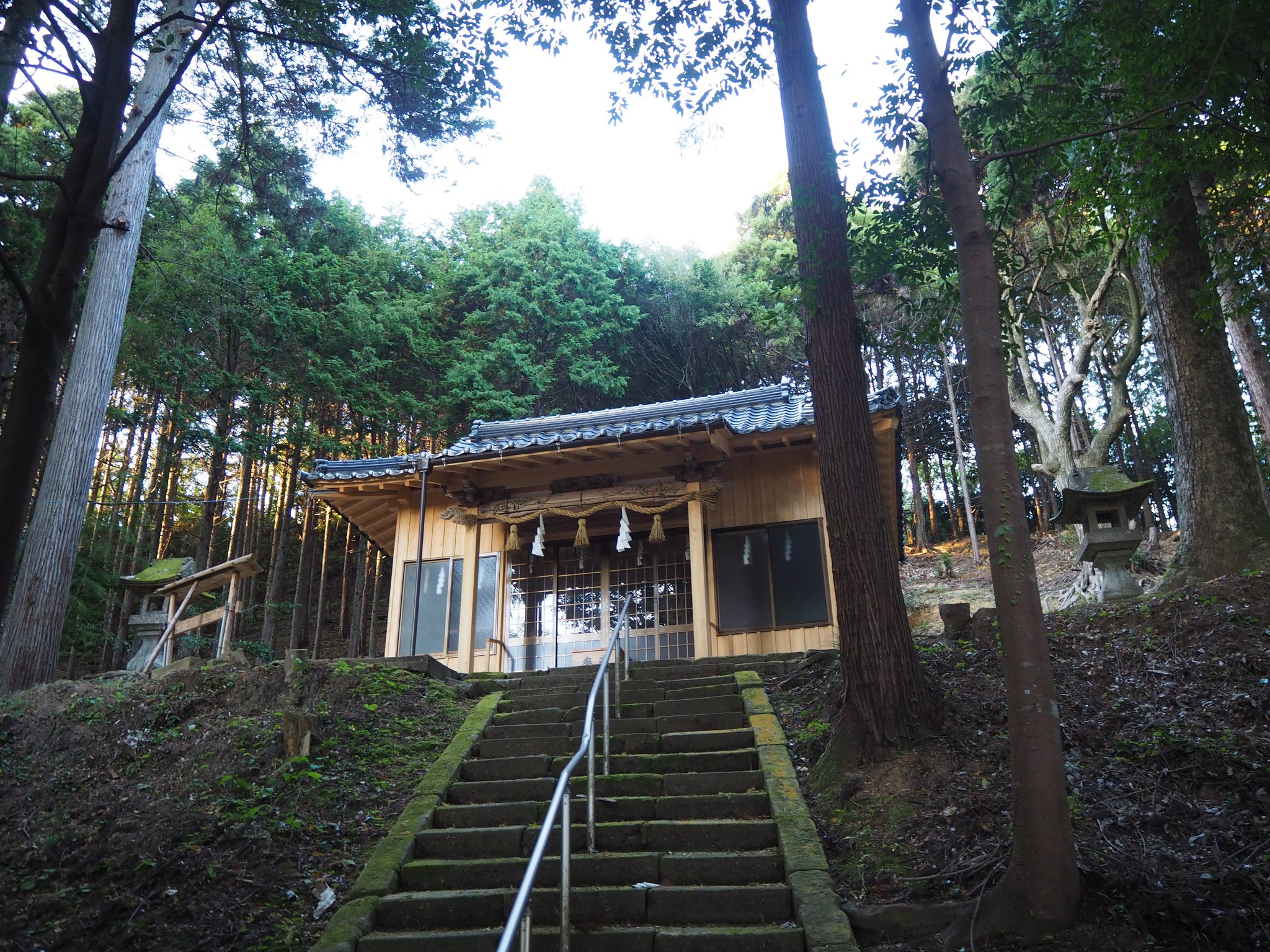 鎮守の社（もり） - ＜6029のもり＞ 島根県松江市坂本町に鎮座する比加夜神社です。『出雲國風土記』に収載された嶋根郡の不在神祇官社である比 ...