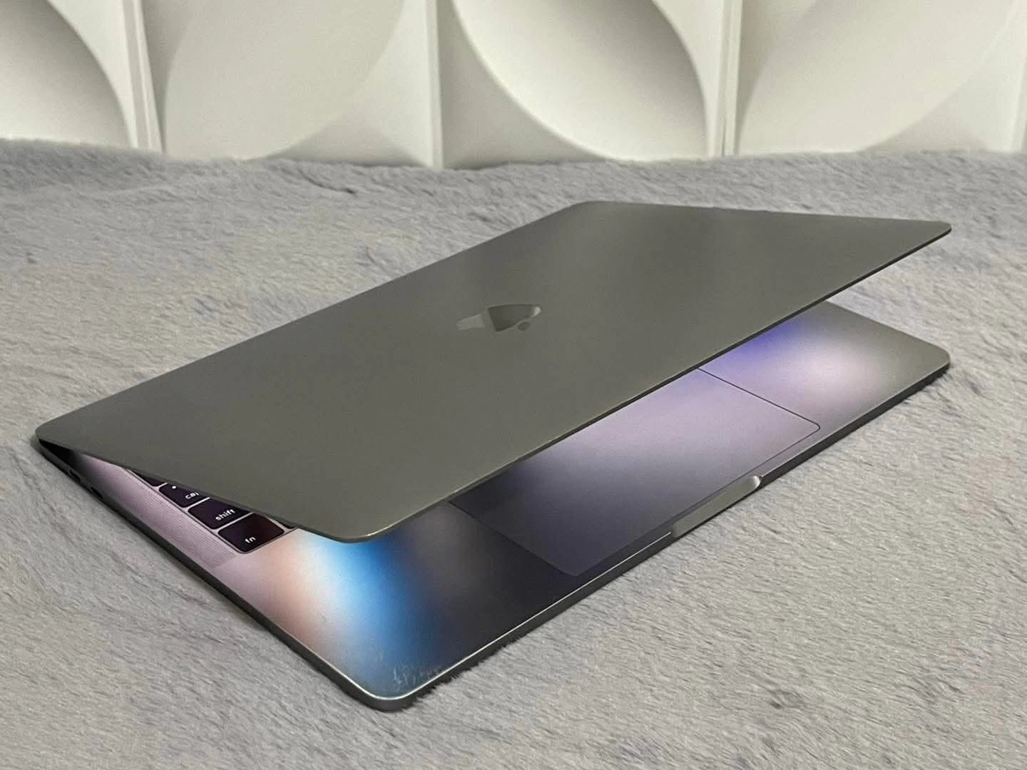 ? LIMITED DEAL – MacBook Pro 2017 (Touch Bar) ? ? 13-inch 