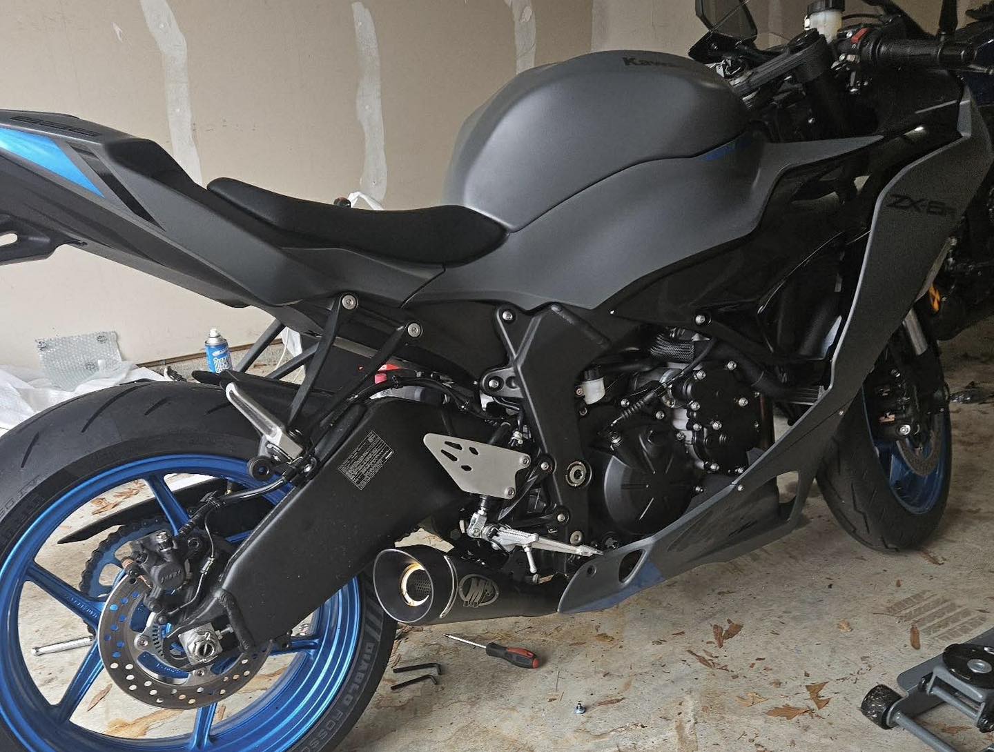 🔍 Motorcycle Taken Crescent Commons Fayetteville 🏍️A motorcycle