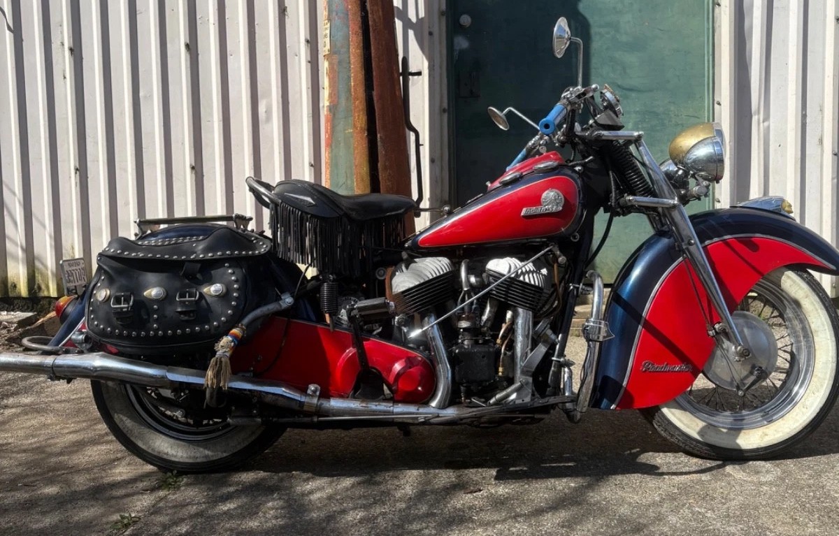 The girder forks on this 1946 Indian Chief appear possibly