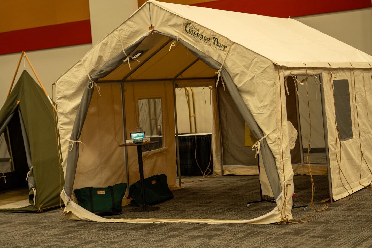 hecktür zelt freizeitschmiede® Heckzelt XT – Universal Buszelt in Anthrazit Grau Type Of Delivery:Commercial Address With Unloading Dock And/Or Forklift ($0) BIVI-TENT OBSERVER PLUS CARINTHIA rain gears