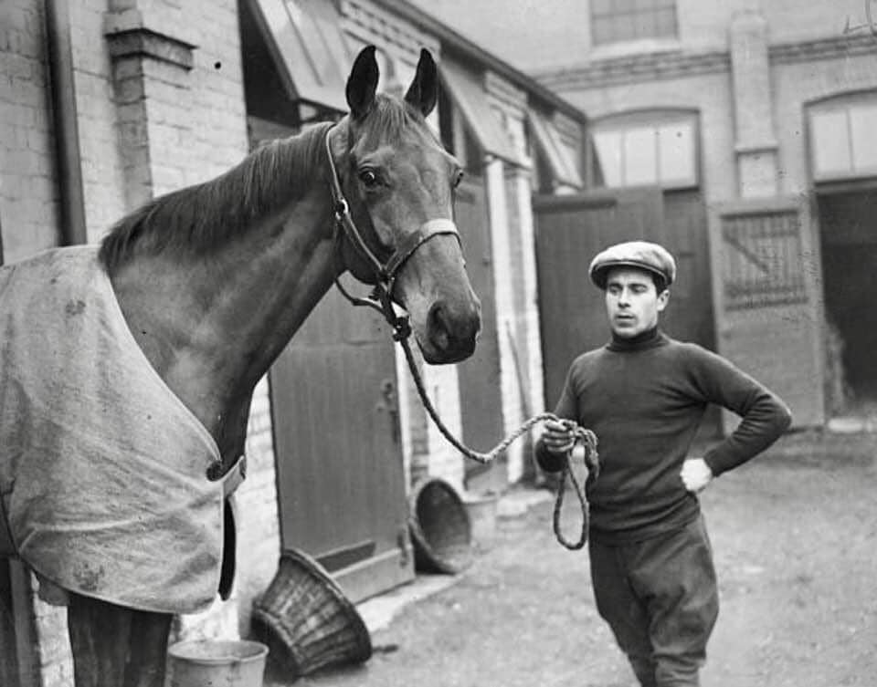 This is an original 1928 photo of... - Horse racing Legends | Facebook
