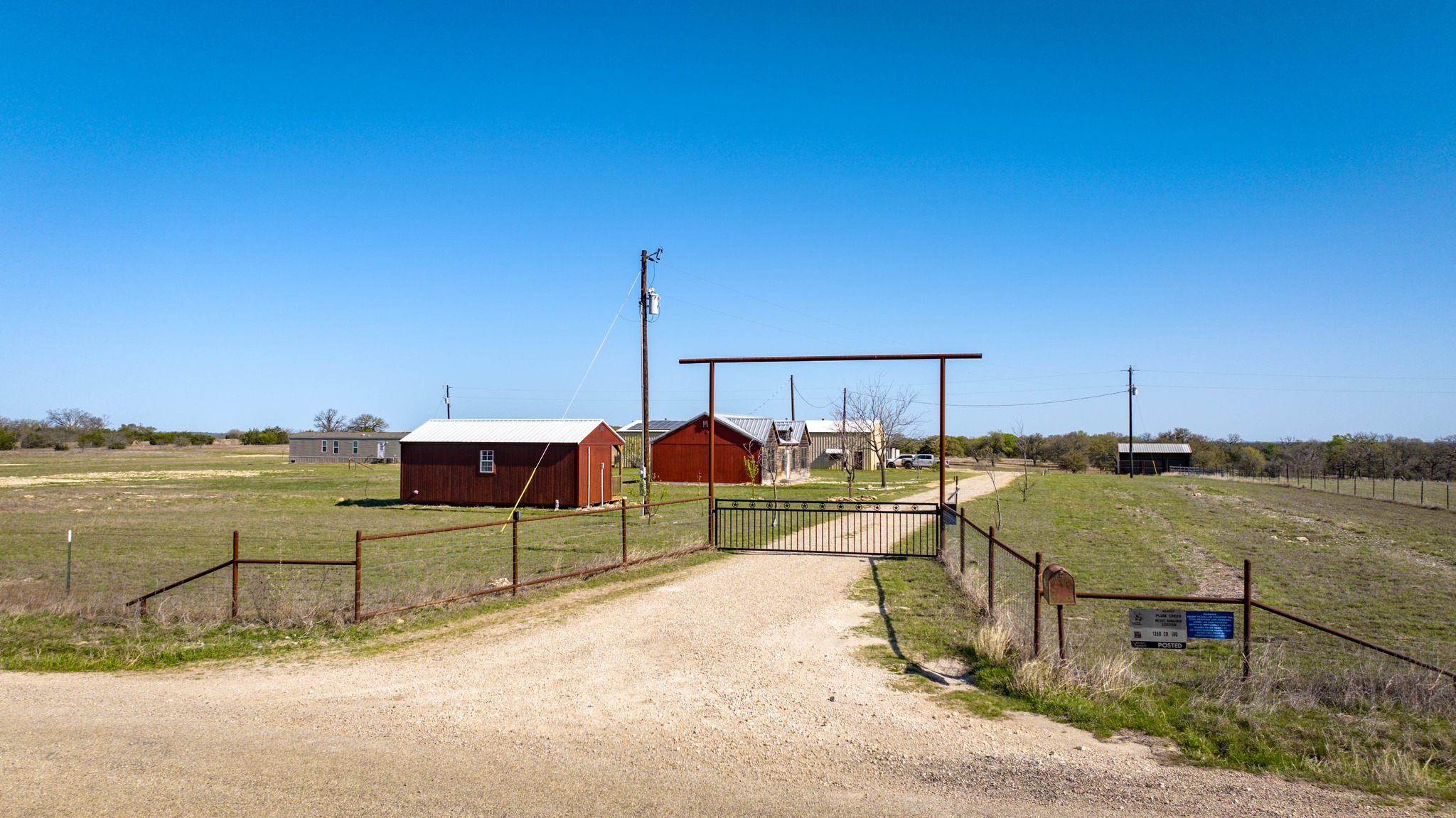 Texas - Twin Lakes Ranch ⎮ 574.85± Acres Twin Lakes Ranch is a rare 574 ...