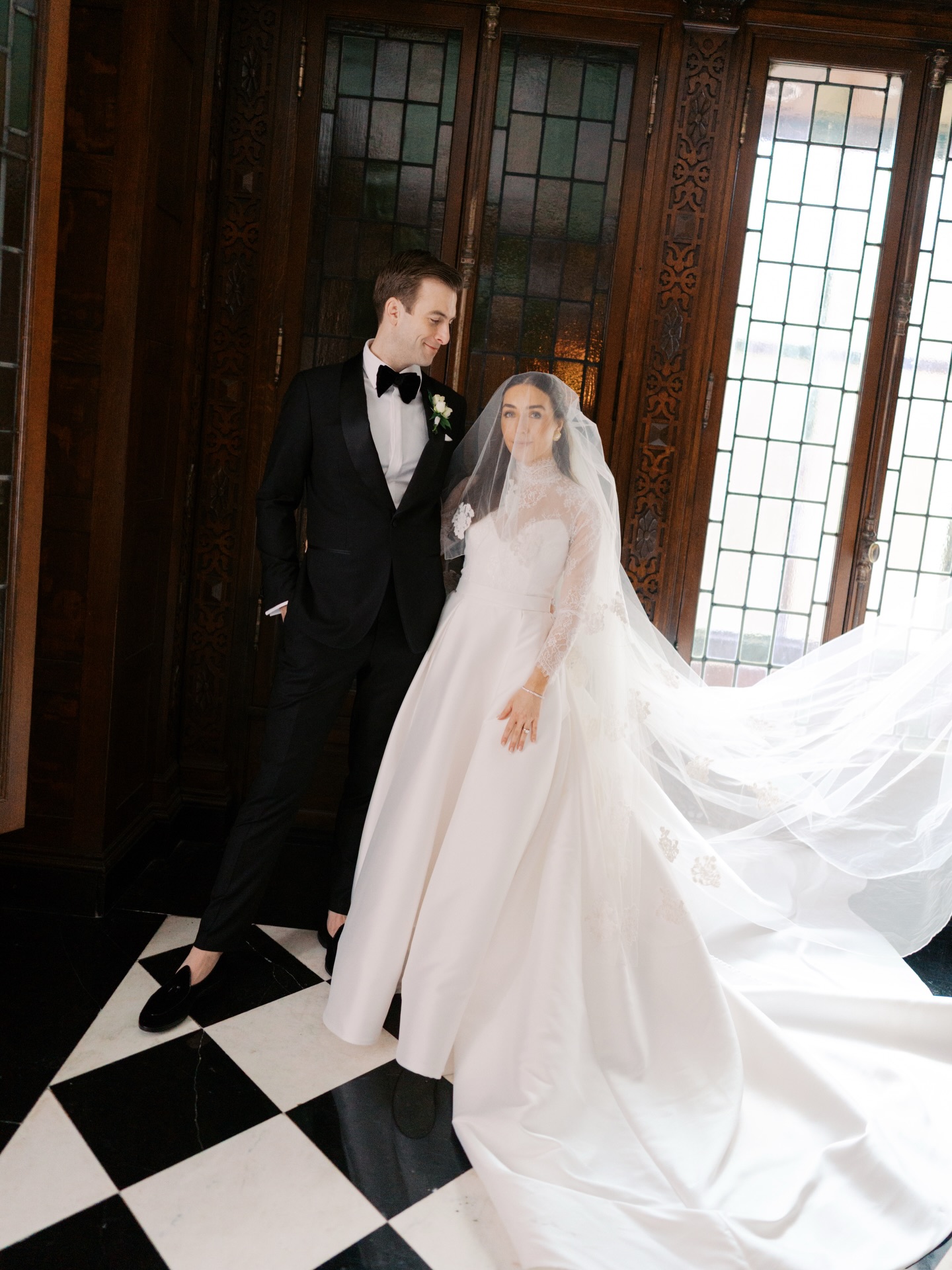 I always knew I wanted an Anne Barge gown due to the classic, elegant, and timeless style. With the help of the @bellabiancabridalcouture and @ annebarge team, they were able to swap the