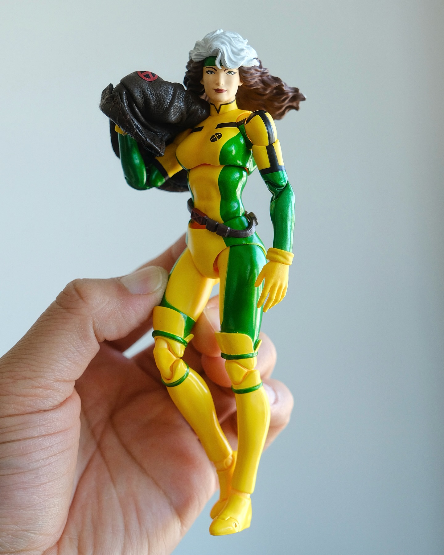 Mafex Rogue comic version action figure review